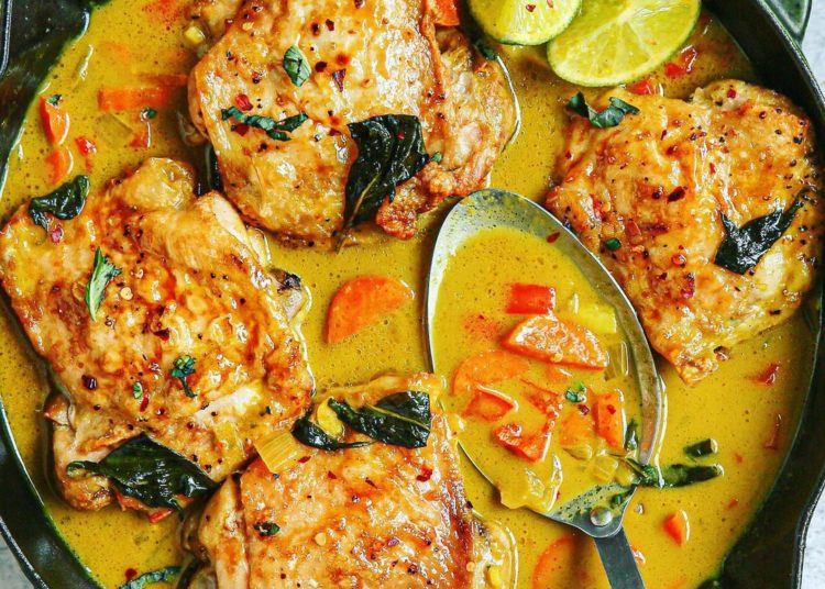 Filetes de pollo en salsa de cacahuete y chile: disfruta de este plato guisado y jugoso en 5 pasos
