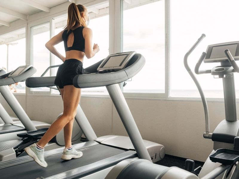 Caminadora vs. Elíptica: ¿cuál es mejor para un entrenamiento completo?