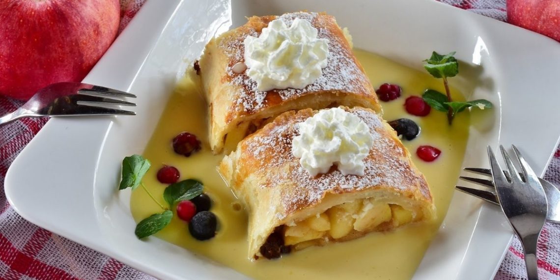 Trenza en hojaldre de manzana y canela: una dulce merienda