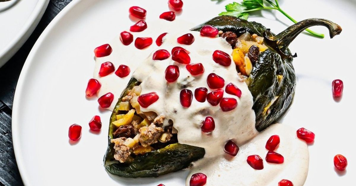 Chiles en nogada prepara este platillo mexicano con un relleno de carne